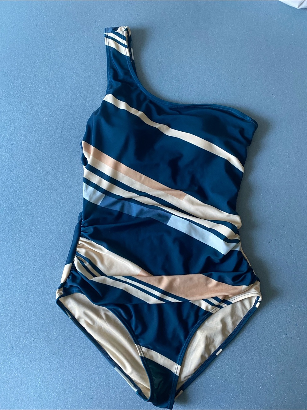 Nani one piece, one shoulder bathing suit Sz M